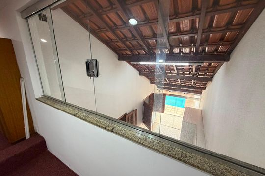Casa à venda com 3 quartos, 233m² em Retiro, Jundiaí