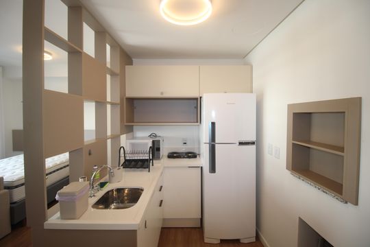 Cozinha de kitnet/studio para alugar com 1 quarto, 30m² em Moinhos de Vento, Porto Alegre