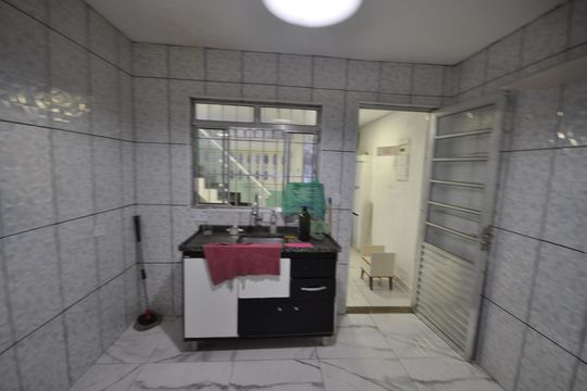 Cozinha de casa para alugar com 2 quartos, 100m² em Jardim Brasil (zona Norte), São Paulo
