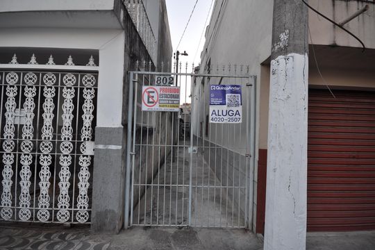 Fachada de casa para alugar com 2 quartos, 100m² em Jardim Brasil (zona Norte), São Paulo