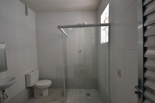Banheiro social 2 de casa à venda com 5 quartos, 240m² em Vila Gomes, São Paulo
