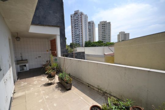 Varanda de casa à venda com 5 quartos, 240m² em Vila Gomes, São Paulo
