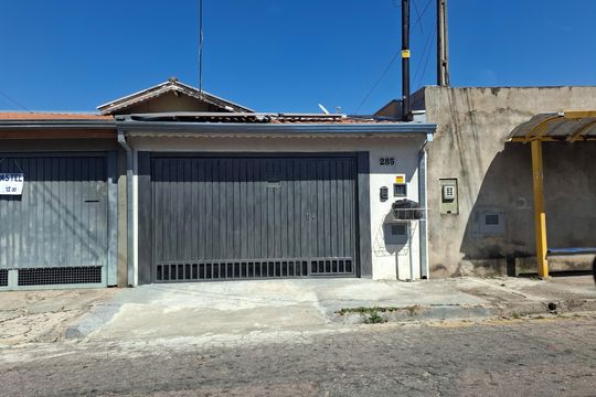 Fachada da casa de casa à venda com 3 quartos, 133m² em Vila Ana, Jundiaí