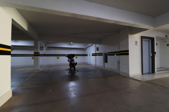 Garagens de apartamento para alugar com 2 quartos, 73m² em Centro, Uberlândia