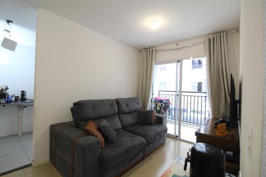 Sala de apartamento para alugar com 2 quartos, 50m² em Taquara, Rio de Janeiro
