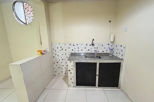 Cozinha de apartamento para alugar com 2 quartos, 60m² em Rocha Miranda, Rio de Janeiro