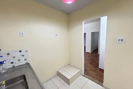 Cozinha de apartamento para alugar com 2 quartos, 60m² em Rocha Miranda, Rio de Janeiro