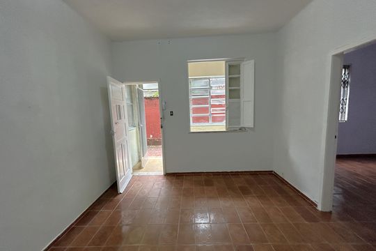 Sala de apartamento para alugar com 2 quartos, 60m² em Rocha Miranda, Rio de Janeiro