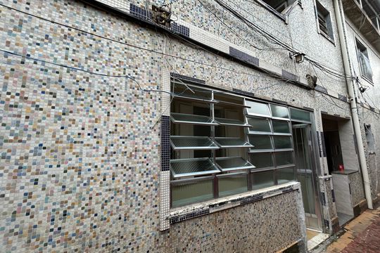 Fachada de apartamento para alugar com 2 quartos, 60m² em Rocha Miranda, Rio de Janeiro