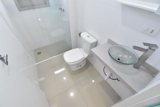 Banheiro do Studio de kitnet/studio para alugar com 1 quarto, 30m² em Jardim das Américas, Curitiba