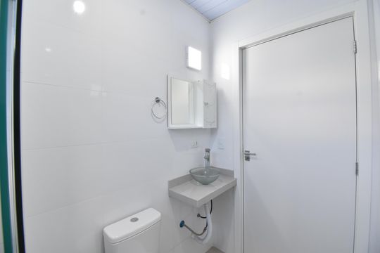Banheiro do Studio de kitnet/studio para alugar com 1 quarto, 30m² em Jardim das Américas, Curitiba