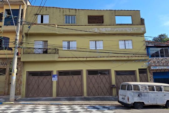 Fachada de casa à venda com 4 quartos, 260m² em Jardim Monte Alegre, Guarulhos