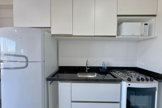 Cozinha de kitnet/studio para alugar com 1 quarto, 30m² em Jardim Madeirense, Guarulhos