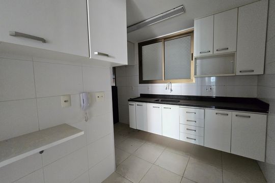 Cozinha de apartamento à venda com 3 quartos, 96m² em Vital Brasil, Niterói