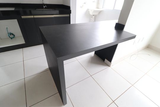 Cozinha de apartamento para alugar com 2 quartos, 52m² em Daniel Fonseca, Uberlândia