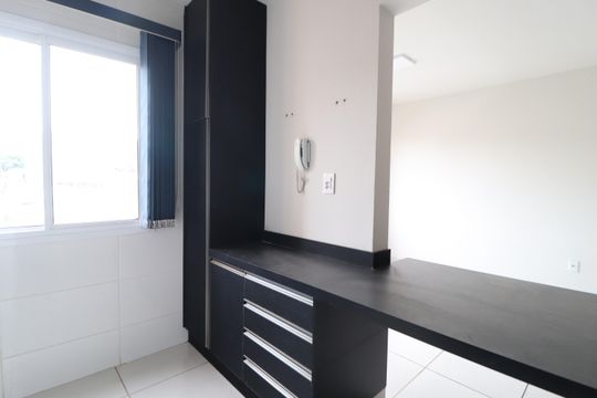 Cozinha e Área de Serviço de apartamento para alugar com 2 quartos, 52m² em Daniel Fonseca, Uberlândia