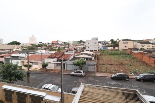 Vista de apartamento para alugar com 2 quartos, 52m² em Daniel Fonseca, Uberlândia
