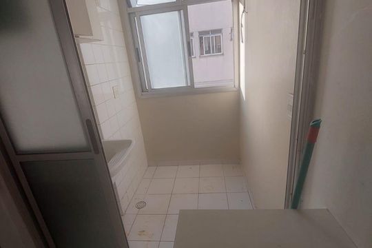 Área de serviço de apartamento para alugar com 2 quartos, 55m² em Vila Roque, São Paulo
