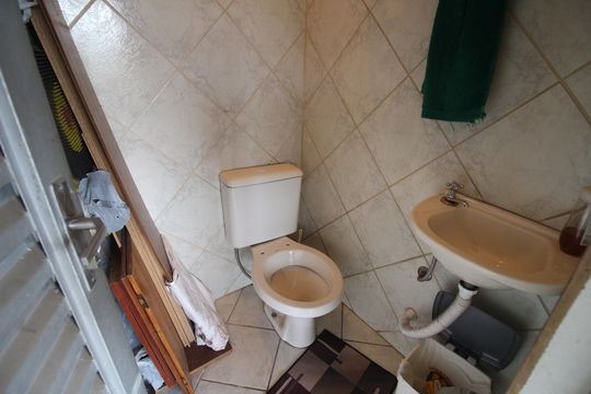Banheiro 2 de apartamento à venda com 4 quartos, 178m² em Sta Cruz Ind, Contagem