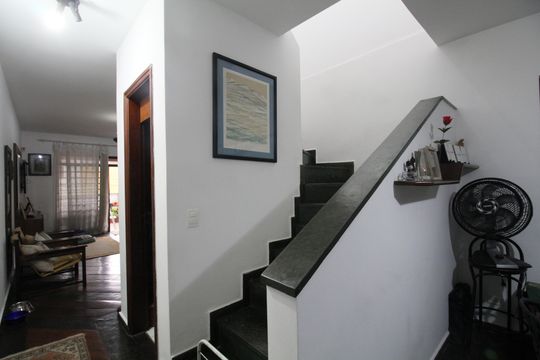 Escada de casa à venda com 4 quartos, 170m² em Vila Sonia, São Paulo