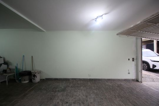 Garagem de casa à venda com 4 quartos, 170m² em Vila Sonia, São Paulo
