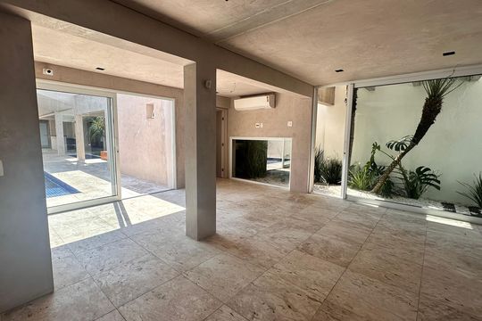 Casa para alugar com 3 quartos, 250m² em Brooklin, São Paulo