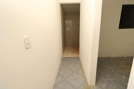 Corredor de casa para alugar com 1 quarto, 30m² em Itapuã, Salvador