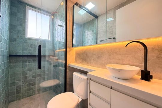 Banheiro de apartamento para alugar com 2 quartos, 47m² em Buritis, Belo Horizonte