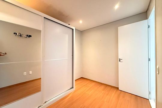 Quarto 1  de apartamento para alugar com 2 quartos, 47m² em Buritis, Belo Horizonte