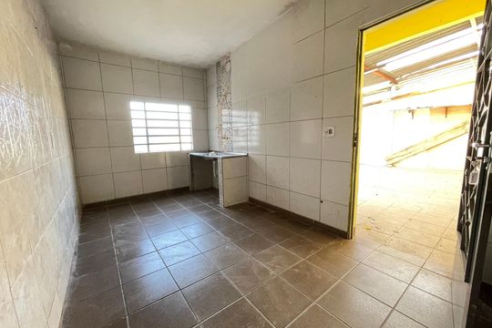 Casa à venda com 2 quartos, 270m² em Jardim do Lago, São Paulo