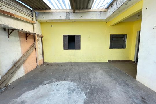 Quintal de casa à venda com 2 quartos, 270m² em Jardim do Lago, São Paulo