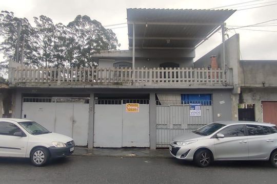 Fachada de casa à venda com 2 quartos, 300m² em Balneário São Francisco, Diadema