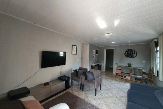 Sala de casa à venda com 4 quartos, 170m² em Hauer, Curitiba