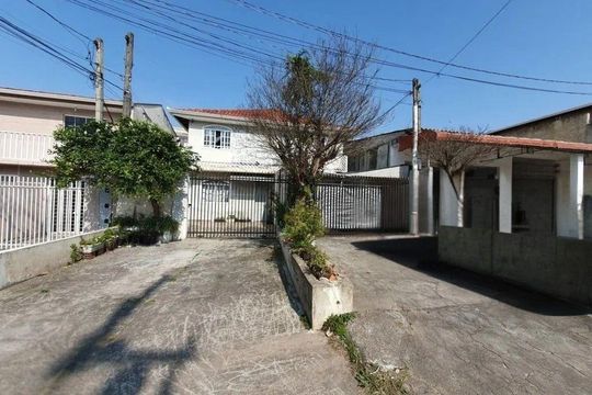 Fachada de casa à venda com 4 quartos, 170m² em Hauer, Curitiba