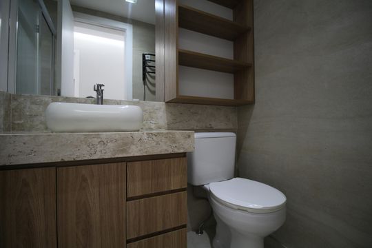 Banheiro 1 de apartamento para alugar com 2 quartos, 51m² em Parque Reboucas, São Paulo
