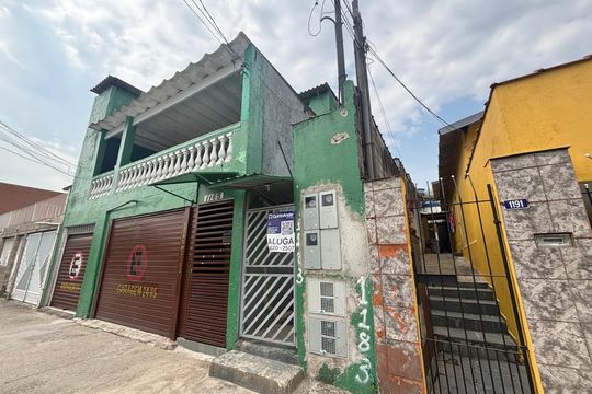 Fachada  de casa à venda com 1 quarto, 55m² em Jardim Calux, São Bernardo do Campo