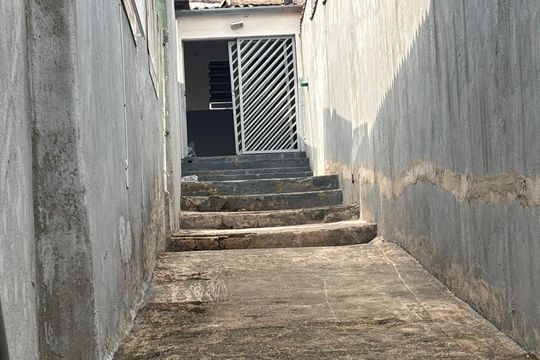 Portão/acesso  de casa à venda com 1 quarto, 55m² em Jardim Calux, São Bernardo do Campo