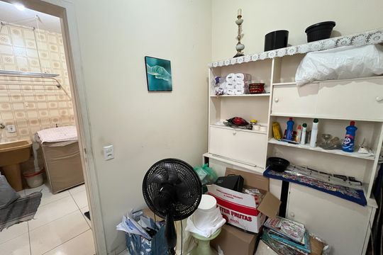 Quarto de Serviço de apartamento à venda com 3 quartos, 45m² em Jardim Guanabara, Rio de Janeiro