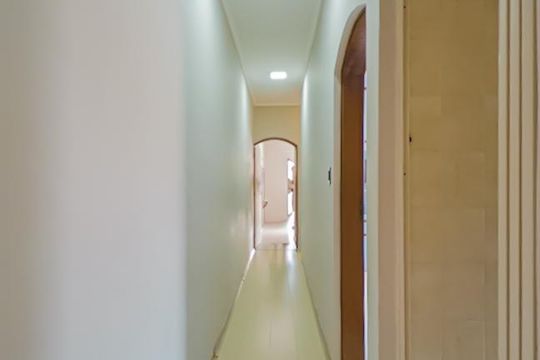 Corredor de casa à venda com 3 quartos, 141m² em Vila Marieta, São Paulo
