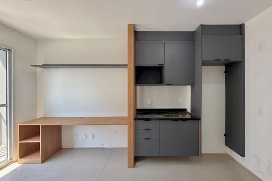 Cozinha de apartamento para alugar com 1 quarto, 28m² em Campo Belo, São Paulo