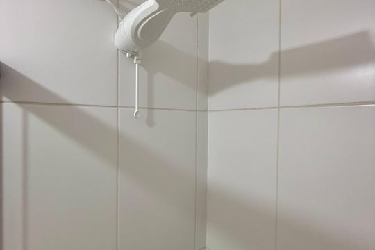 Banheiro Suite de apartamento para alugar com 1 quarto, 28m² em Campo Belo, São Paulo