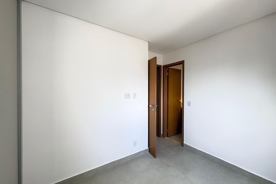 Corredor de apartamento para alugar com 3 quartos, 80m² em Setor Marista, Goiânia