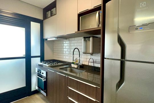 Cozinha de apartamento para alugar com 2 quartos, 58m² em Pinheiros, São Paulo