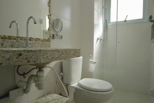 Banheiro  de apartamento à venda com 2 quartos, 65m² em Vila Dayse, São Bernardo do Campo