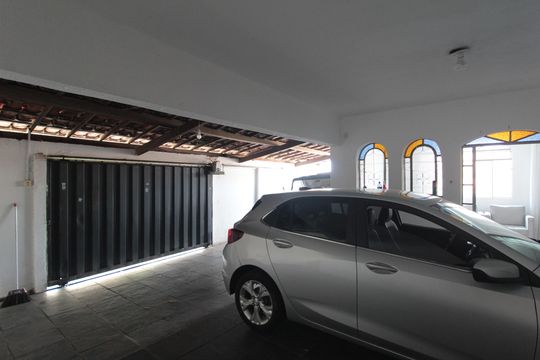 Garagem de casa para alugar com 3 quartos, 120m² em Europa, Belo Horizonte