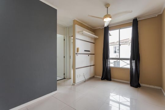 Apartamento para alugar com 2 quartos, 45m² em Rubem Berta, Porto Alegre