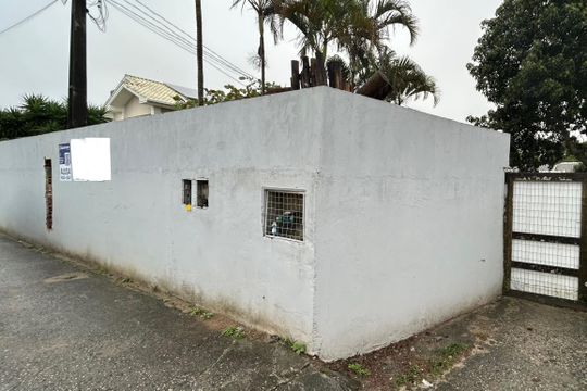 Fachada de apartamento para alugar com 2 quartos, 85m² em Morro das Pedras, Florianópolis