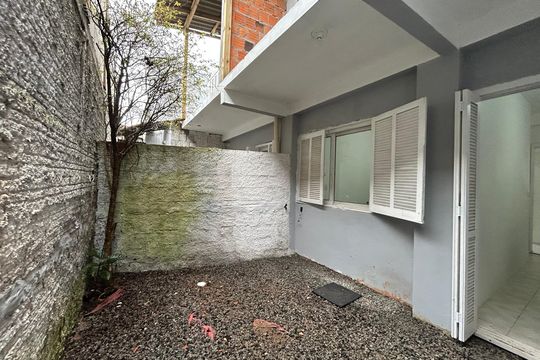 Área de Serviço de apartamento para alugar com 2 quartos, 85m² em Morro das Pedras, Florianópolis