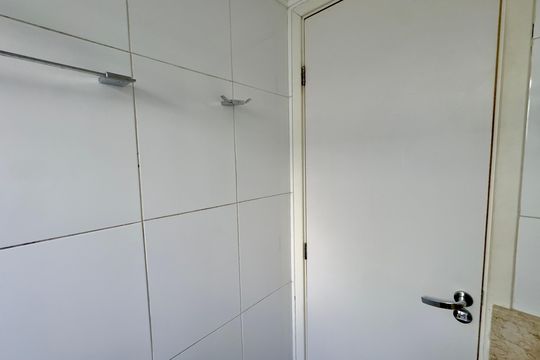 Banheiro de apartamento para alugar com 2 quartos, 42m² em Vila Alzira, Guarulhos