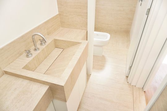 Banheiro das Semi-suítes  de apartamento à venda com 3 quartos, 87m² em São Lucas, Belo Horizonte